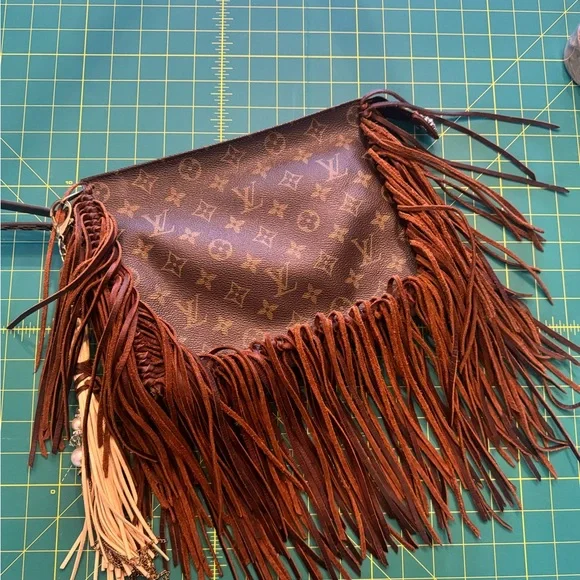 Louis Vuitton Brown Fringe Crossbody Bag- Tricked Out Vintage Tolietry 26 - Picture 1 of 8